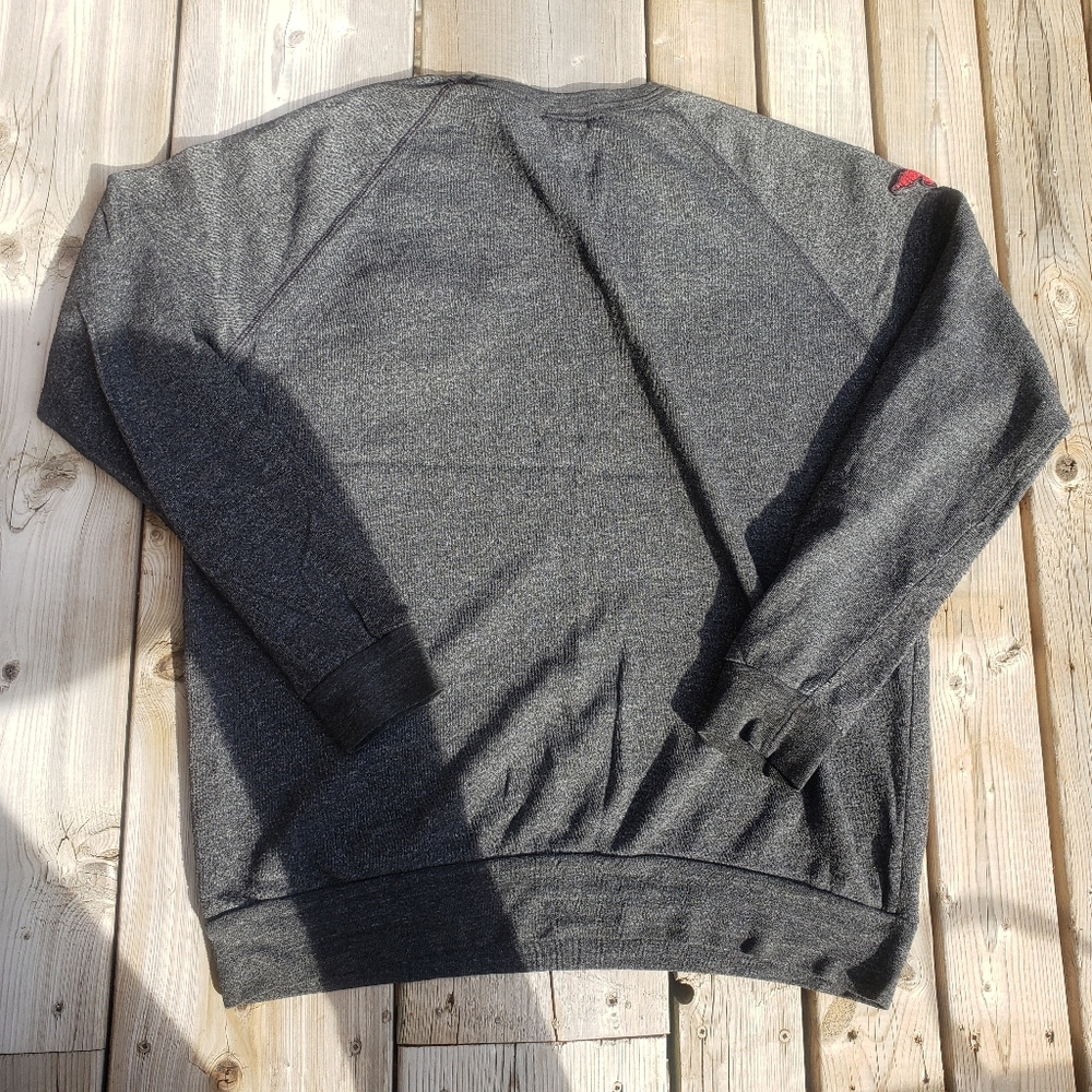 Entree LS Lifestyle Gray Long Sleeve Sweater Large Embroidered Made In USA - Picture 2 of 6
